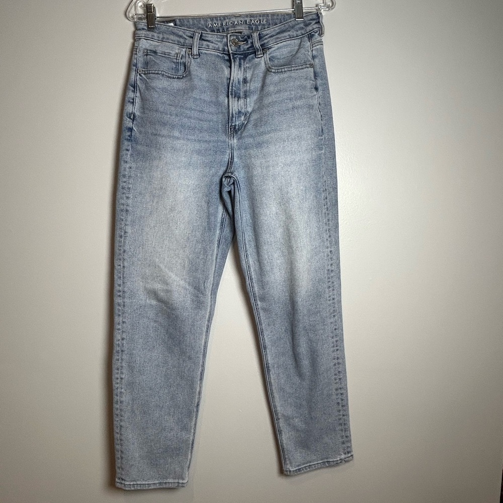 American Eagle Mom Straight Jeans light wash size 6 high rise denim - Picture 4 of 12